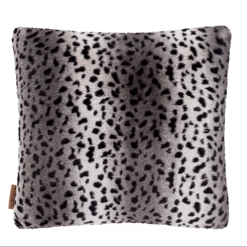 UGG Faux Fur Throw Pillow. NWT